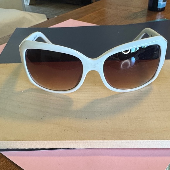 Fossil White and Brown Retro Sunglasses - Picture 1 of 6